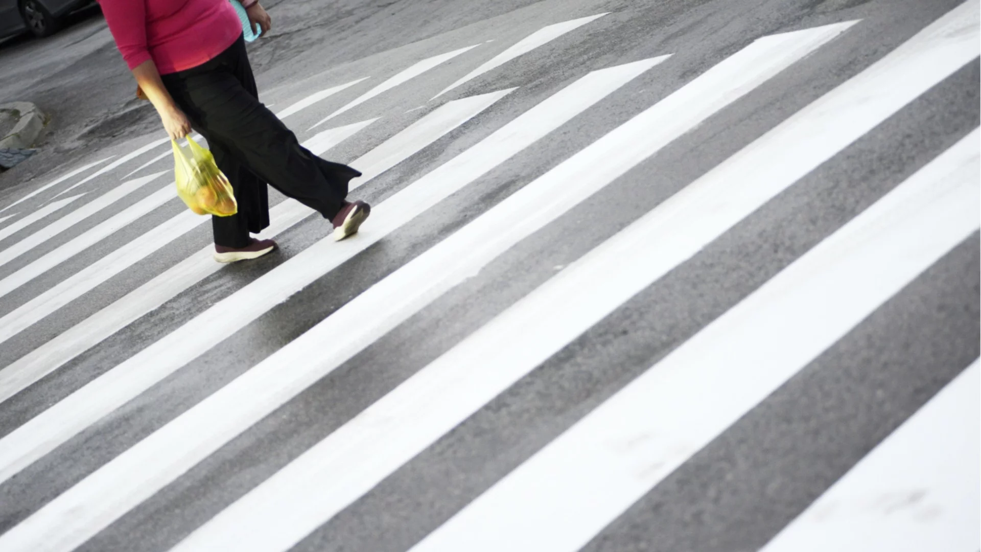 За по-голяма безопасност: Изграждат "умни" пешеходни пътеки с AI