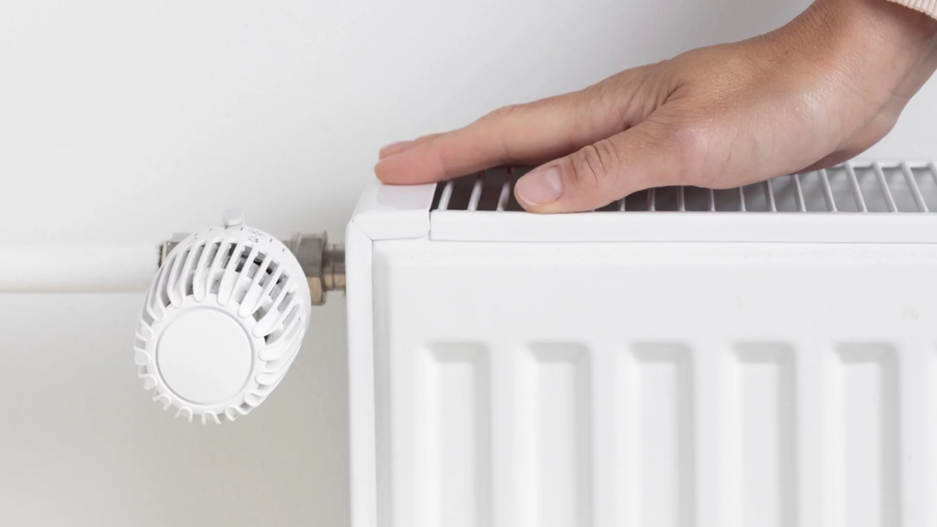 Как се настройва правилно термостат на радиатор? Повечето хора правят една и съща грешка и пилеят пари!
