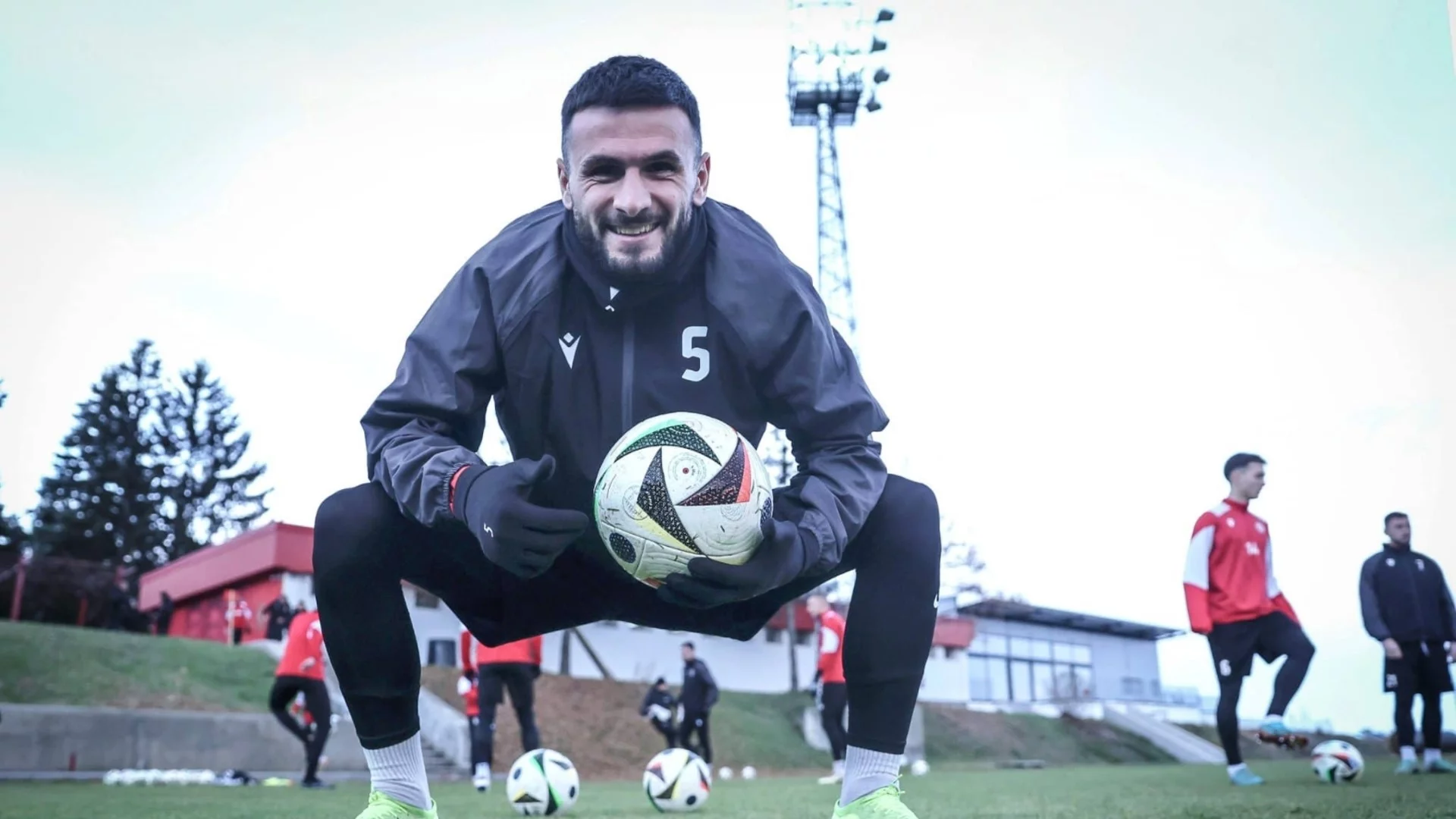 ЦСКА все още не може да се споразумее с Делова, звездата не отстъпва от основното си искане