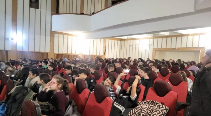 Ученици от Елин Пелин научиха повече за киберсигурността