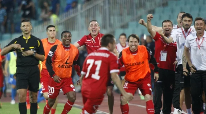 Кандидат за Първа лига избухна с куп трансфери, бивш играч на ЦСКА ще спасява "комитите"