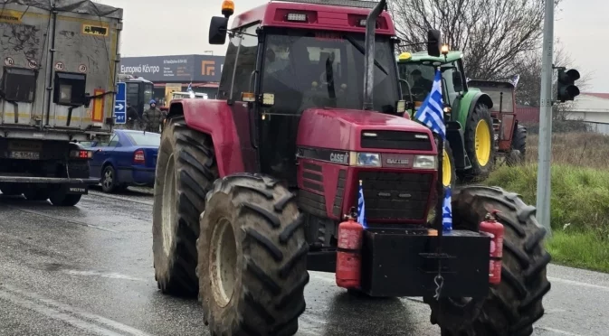 Провалени преговори: Гръцките фермери засилват блокадите, но всички ги подкрепят
