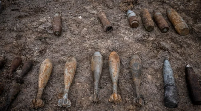 Подарък за рождения ден на кмета: Пак гори заводът в Орск, който прави снаряди за руската армия (ВИДЕО)