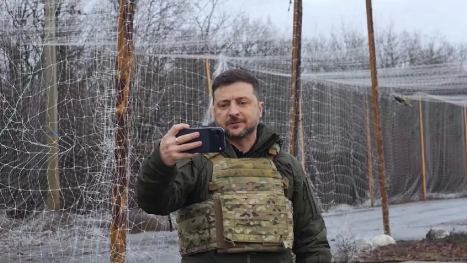 Зеленски направи Путин на пух и прах: Снима се в "превзетия" от руснаците Купянск (ВИДЕО)