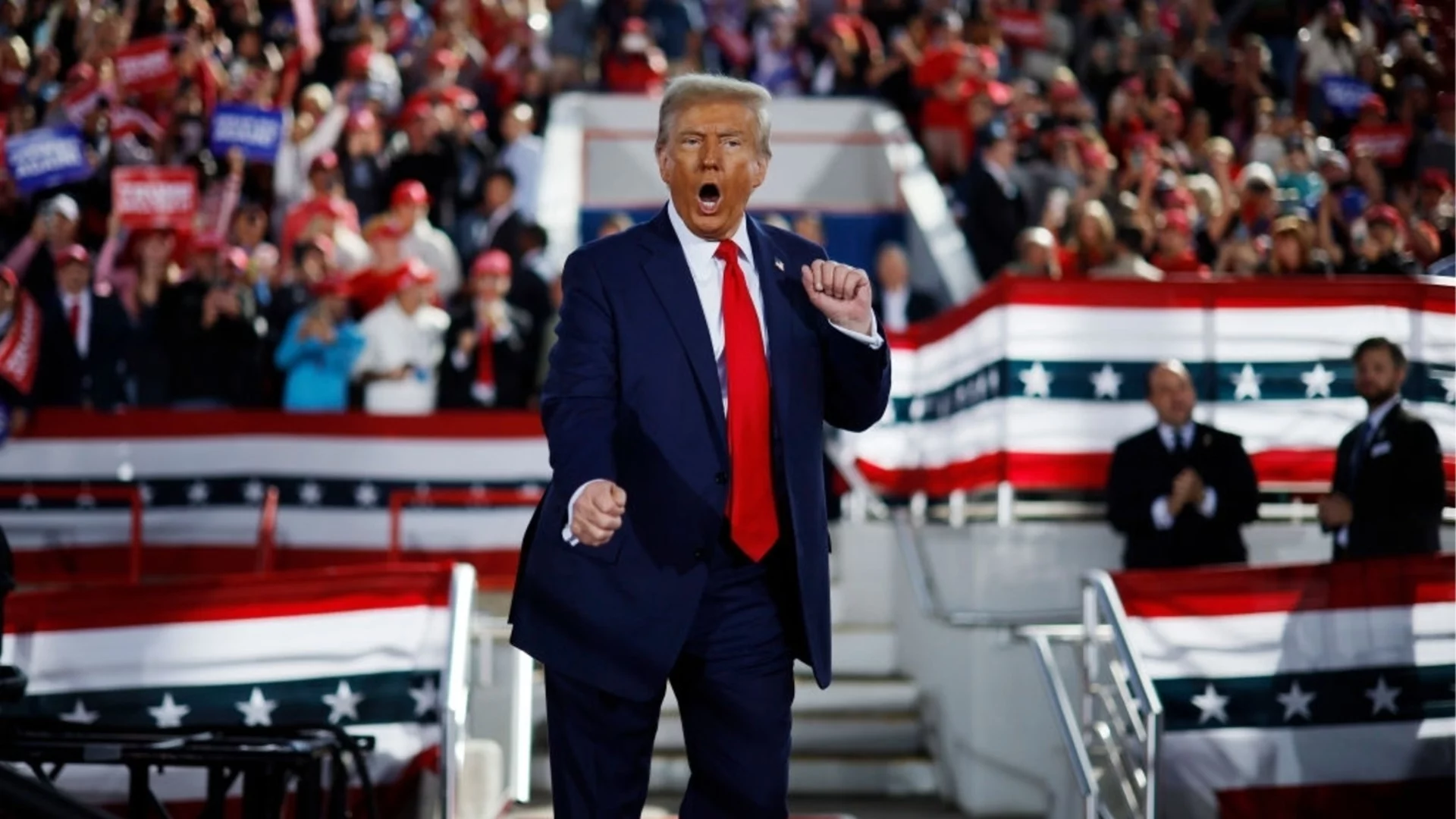 "Лукойл" нае бивш съветник на Тръмп да помага за продажбата на "Нефтохим" и другите активи в чужбина