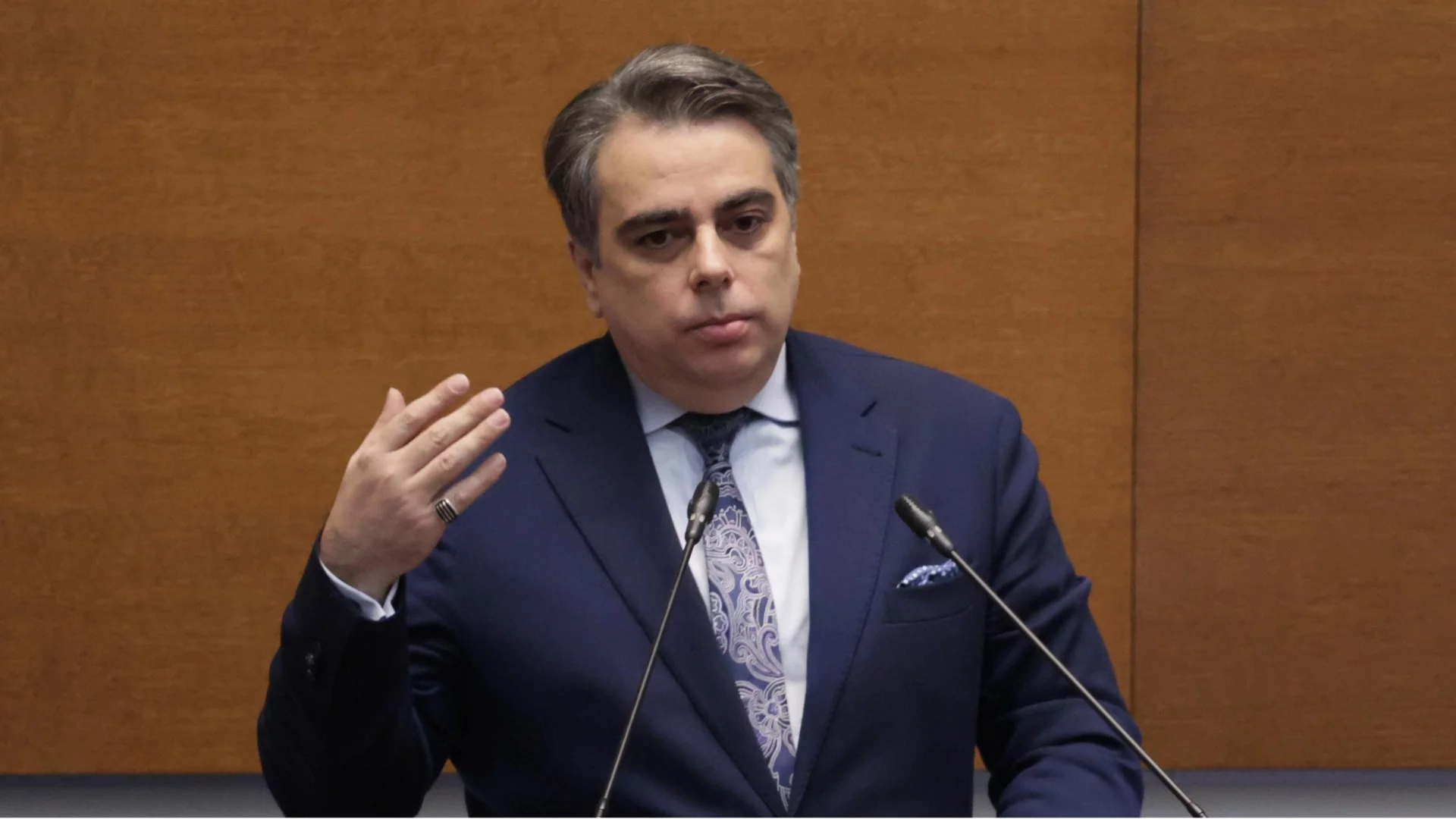 Асен Василев за партия на Радев: Твърдо сме заявили, че България трябва да се движи към Европа, а не на Изток