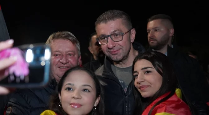 Финансова афера между Мицкоски и Вучич: Твърдения на македонската опозиция