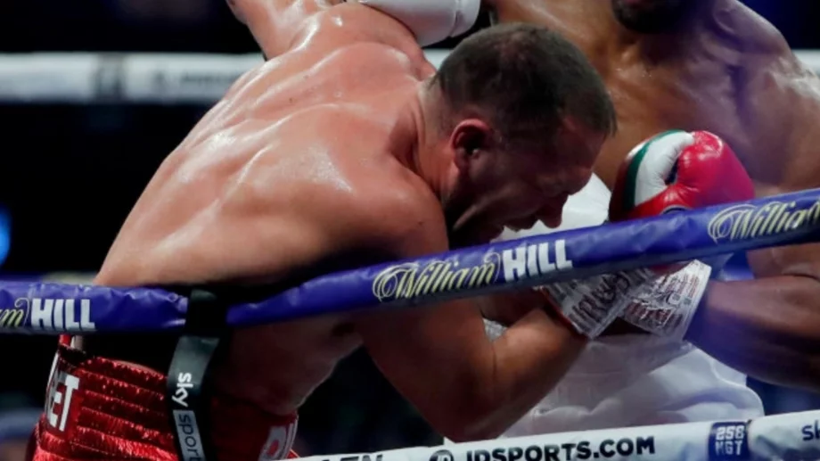 ВИДЕО: Апокалиптичният удар, който прати Кубрат Пулев в пенсия