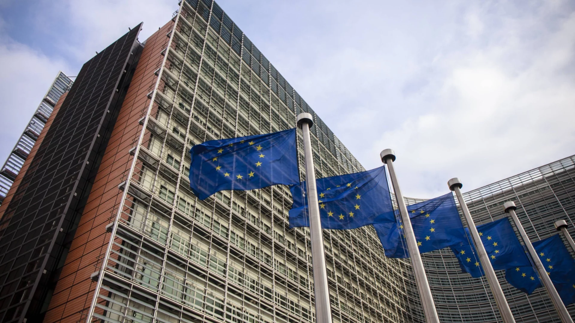 Европейската комисия обмисля втора схема за SAFE заеми за отбранителни проекти 