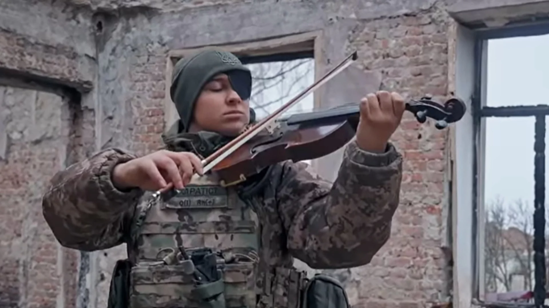 Класическа музика на фронтовата линия: Когато животът триумфира над смъртта (ВИДЕА)