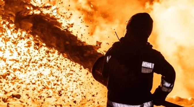 Бомба със закъснител ли са батериите? Истината за пожарите при електромобилите