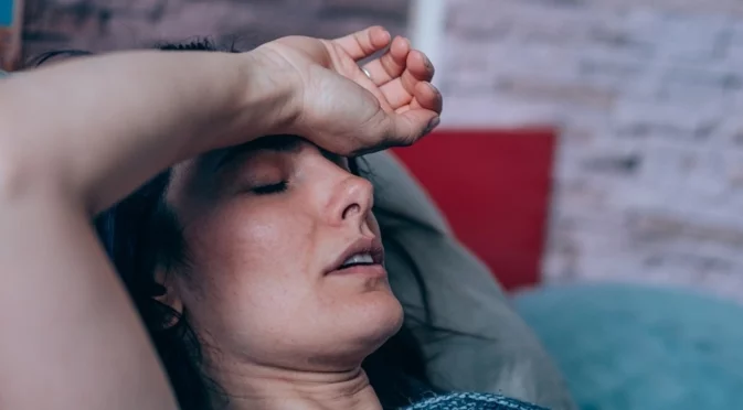 Като удар от камион: Защо грипът тази зима не е „просто настинка“