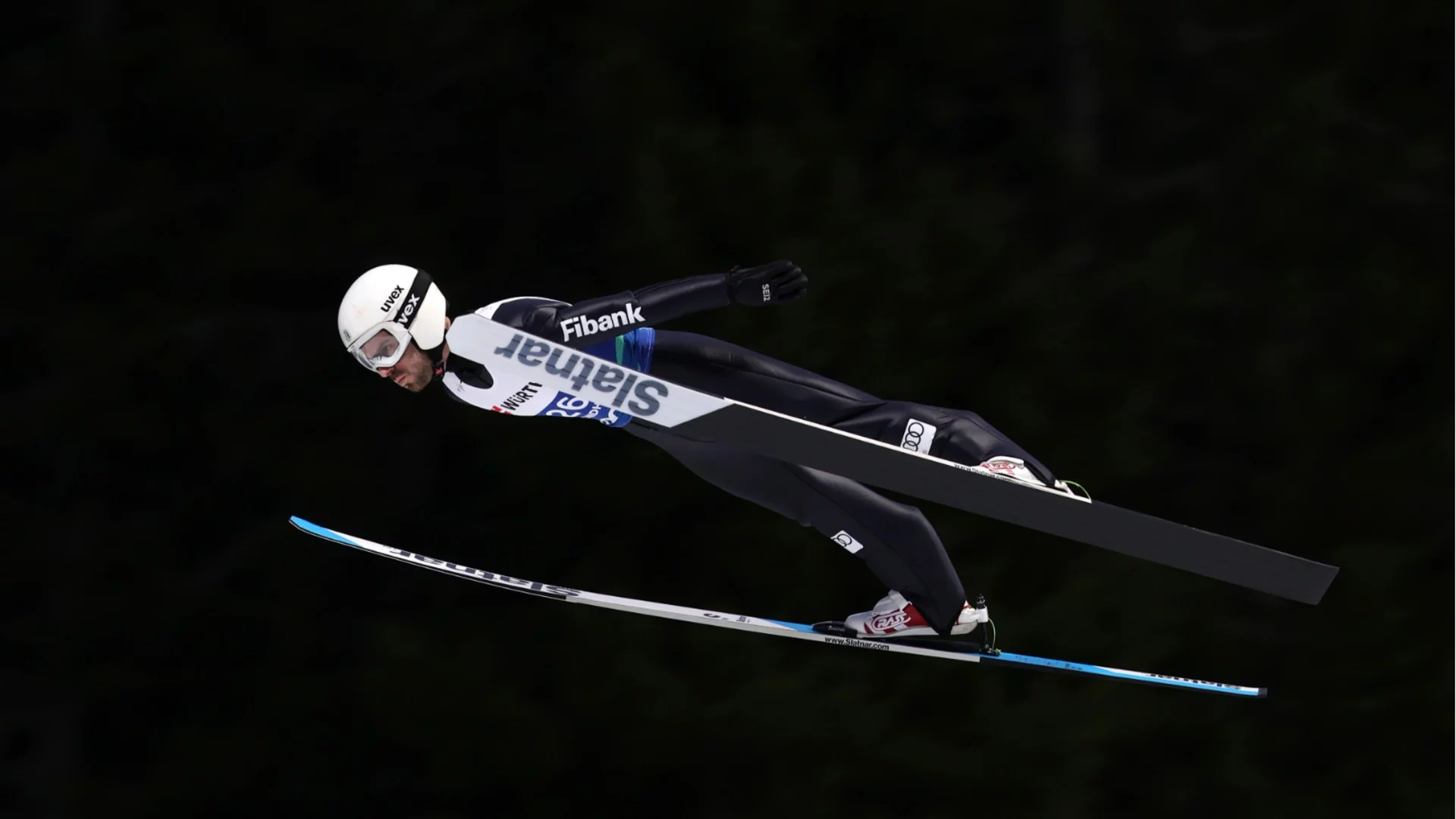 Рекорд за Владимир Зографски след ново силно състезание на Световната купа по ски скокове