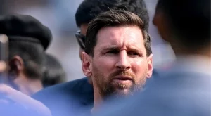 ВИДЕО: Хиляди индийци изпотрошиха голям стадион заради Лионел Меси