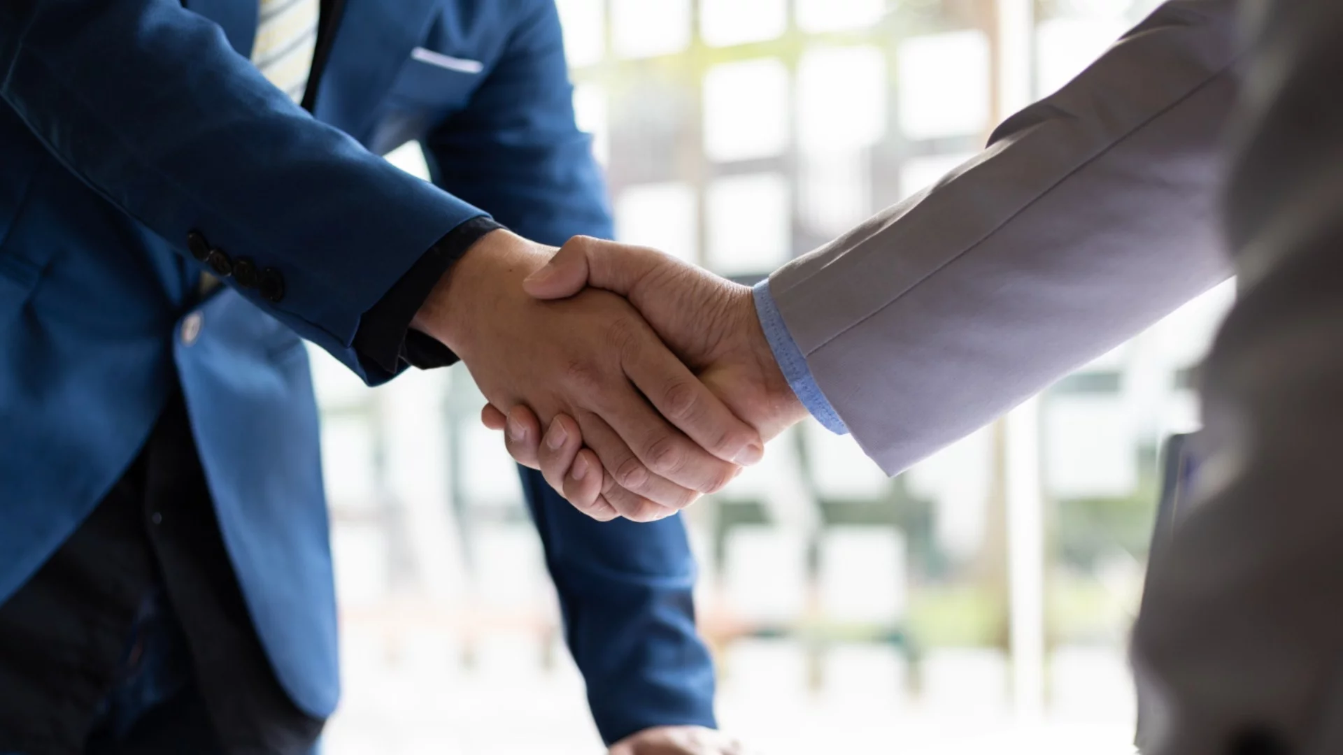 Не се здрависваме с руски дипломати: Нови инструкции на ЕС потопиха в скръб руските медии