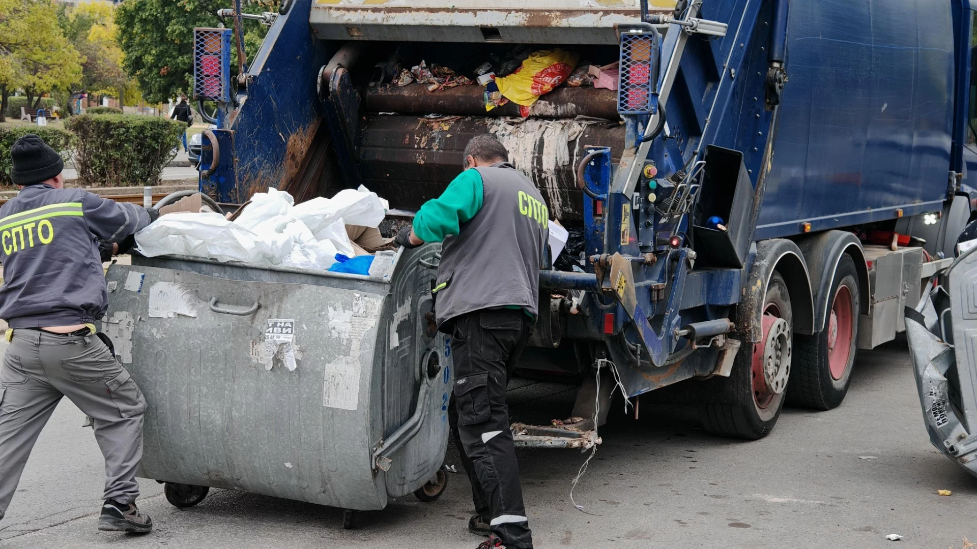 Терзиев обеща да се справи с кризата с боклука в "Люлин"