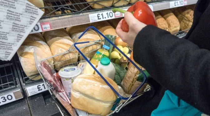 Предпразнично: Кои основни храни поскъпват