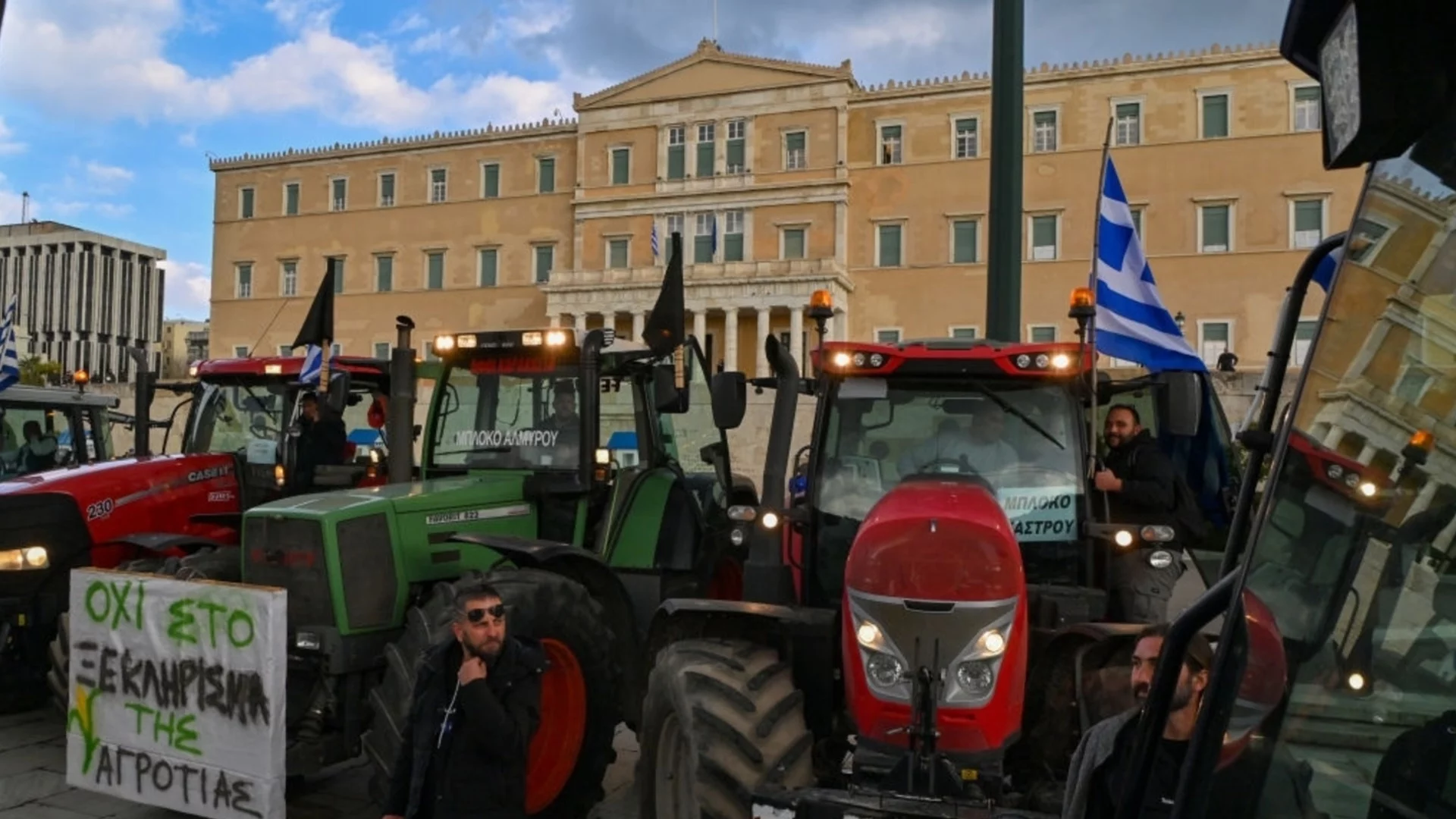 Списък с искания и още блокади: Гръцките фермери към правителството