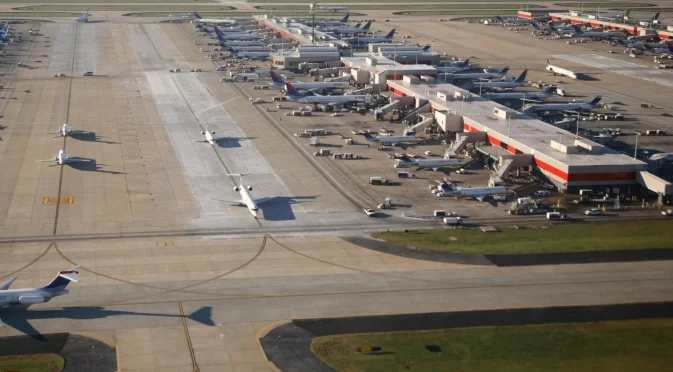 Китай строи най-голямото в света летище на изкуствен остров 