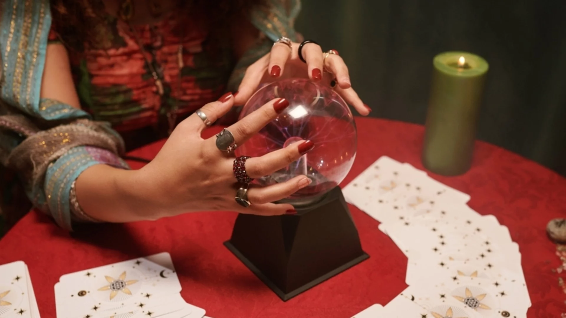 Седмичен ТАРО хороскоп за всяка зодия, 15 - 21 декември 2025