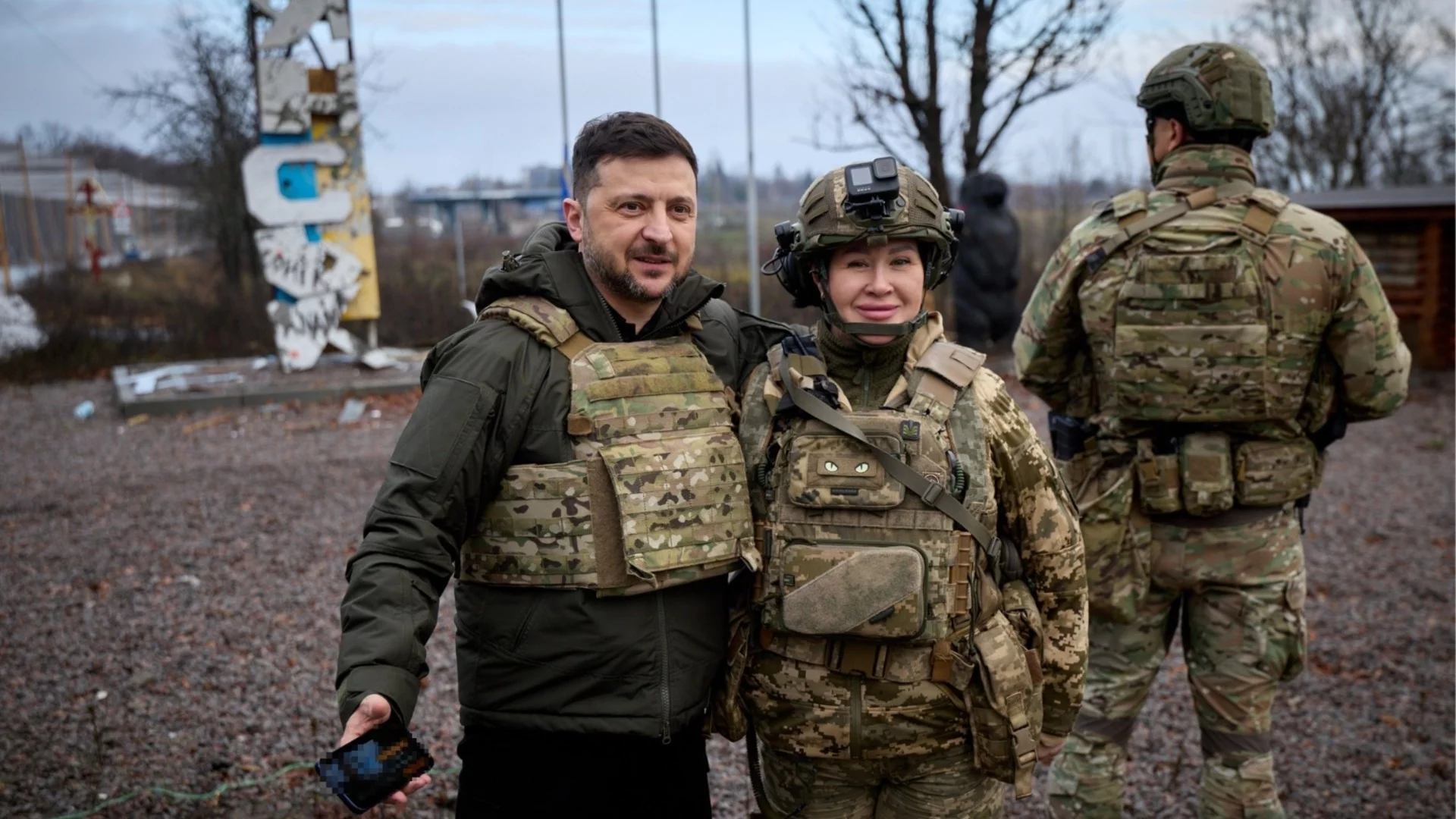 На украинците не им се ходи на избори по време на война, рейтингът на Зеленски е бетон (ГРАФИКИ)