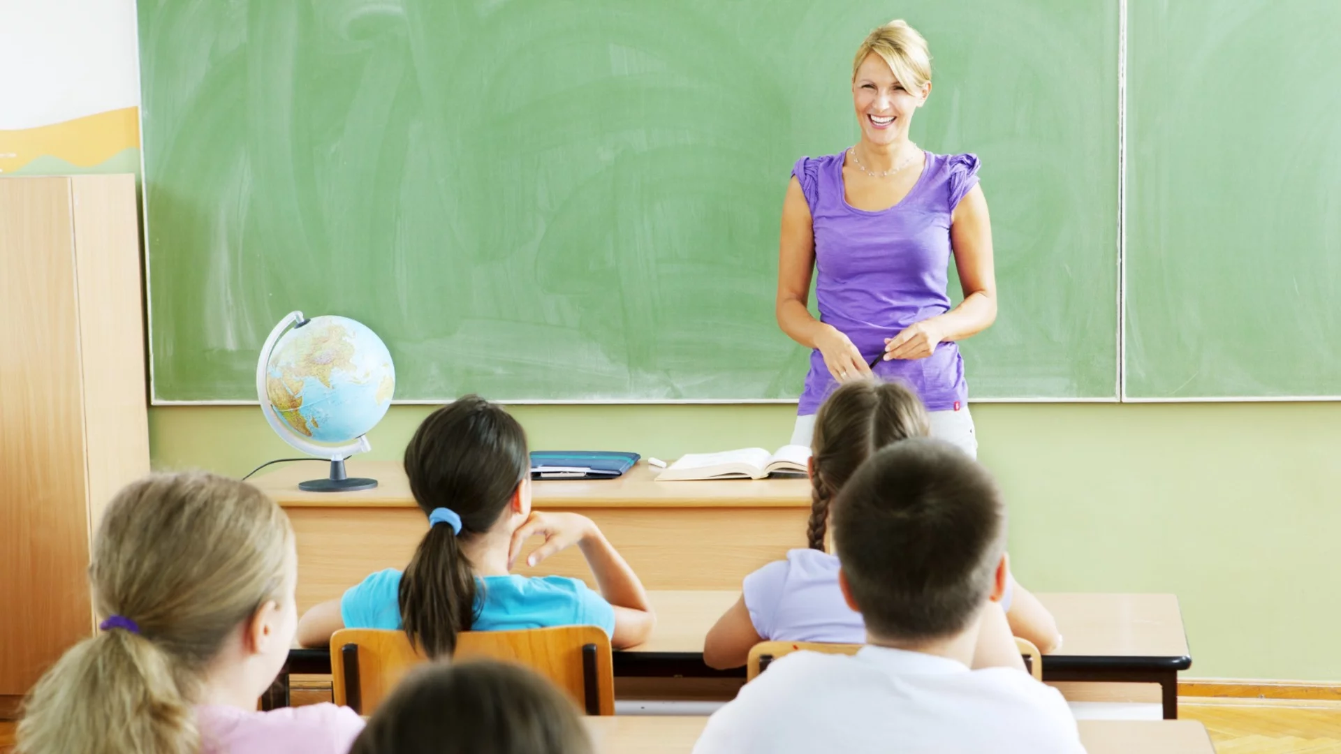 Учители настояват: Да не се пипа езиковото обучение