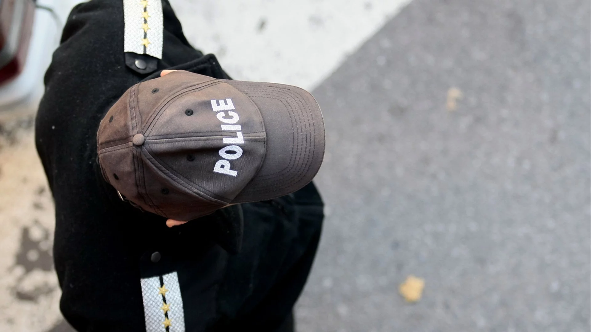 Полицаи сред обвинените за организирана престъпна група, действала в София и Ловеч