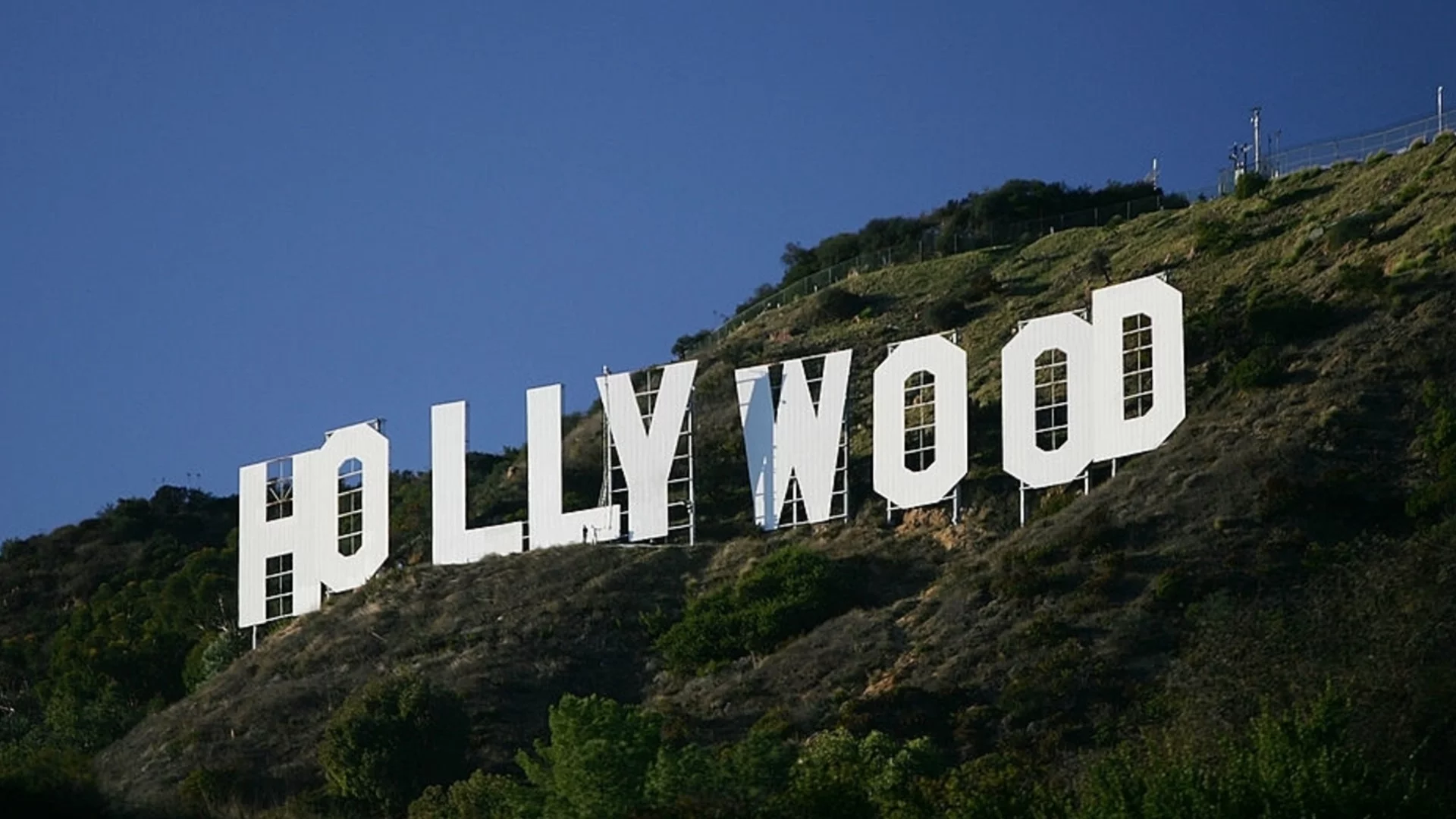 Утре Рак, Козирог + още 2 зодии ще се вкарат в филм без щастлив край