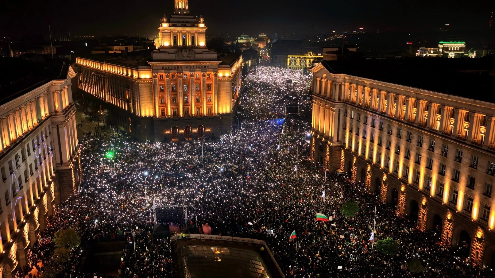 Протестите срещу Орбан и протестите срещу Борисов-Пеевски: Приликите в изборите след това