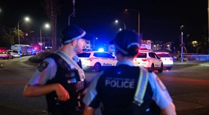 "Много смел човек": Тръмп похвали мъжа, спрял един от нападателите в Сидни