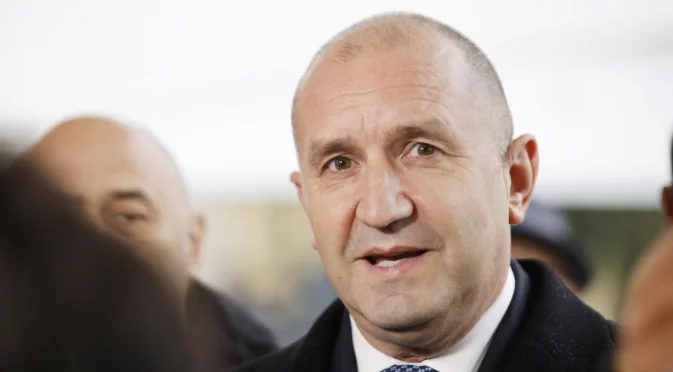 Рулетката с мандатите започва: Радев стартира консултациите