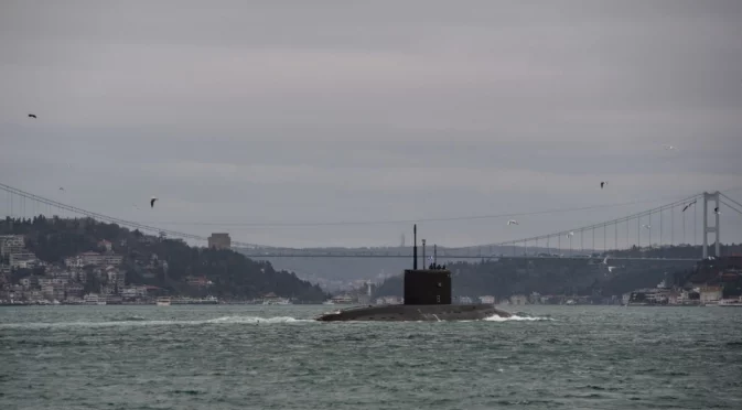 За първи път в историята украински подводни дронове са взривили руска подводница (ВИДЕО)