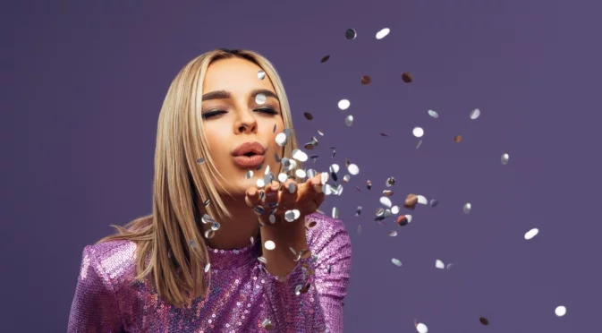 Огромна кармична промяна очаква тези зодии в края на 2025 година