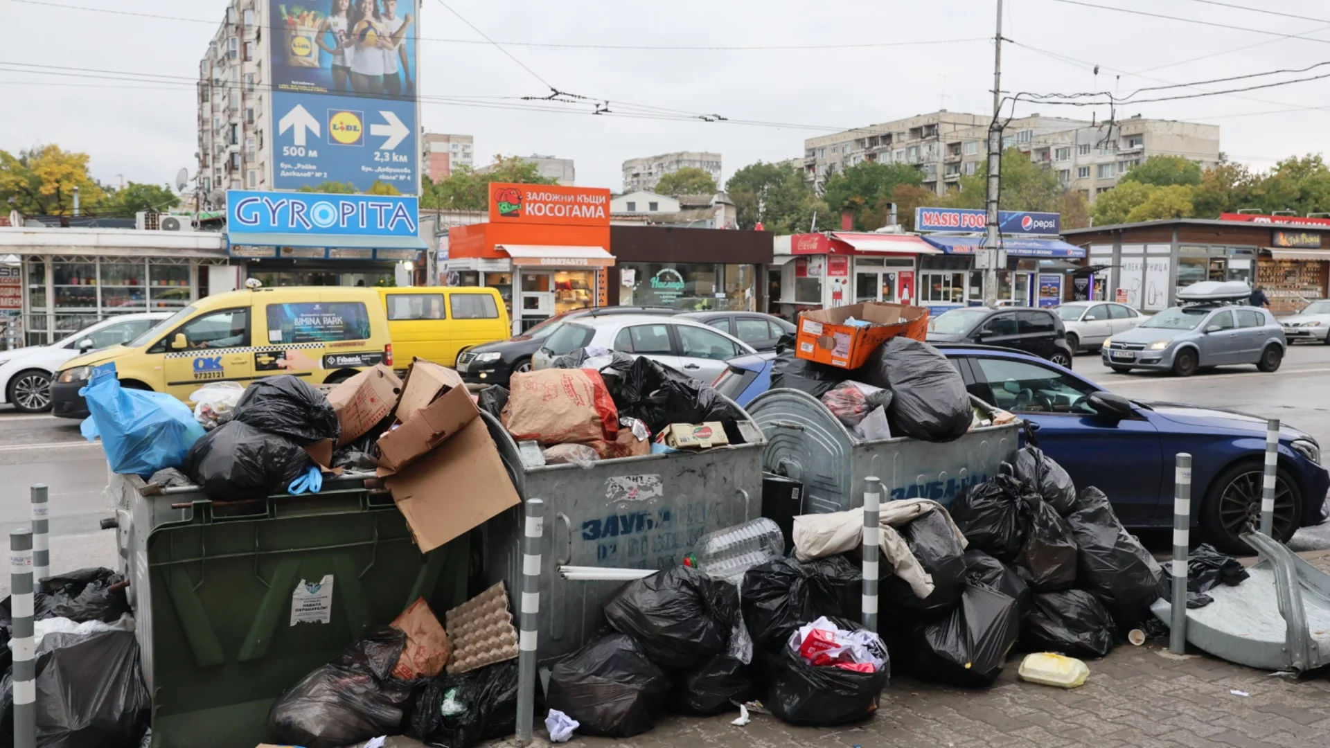 Два камиона при необходими пет: Столична община готви изненада със сметосъбирането