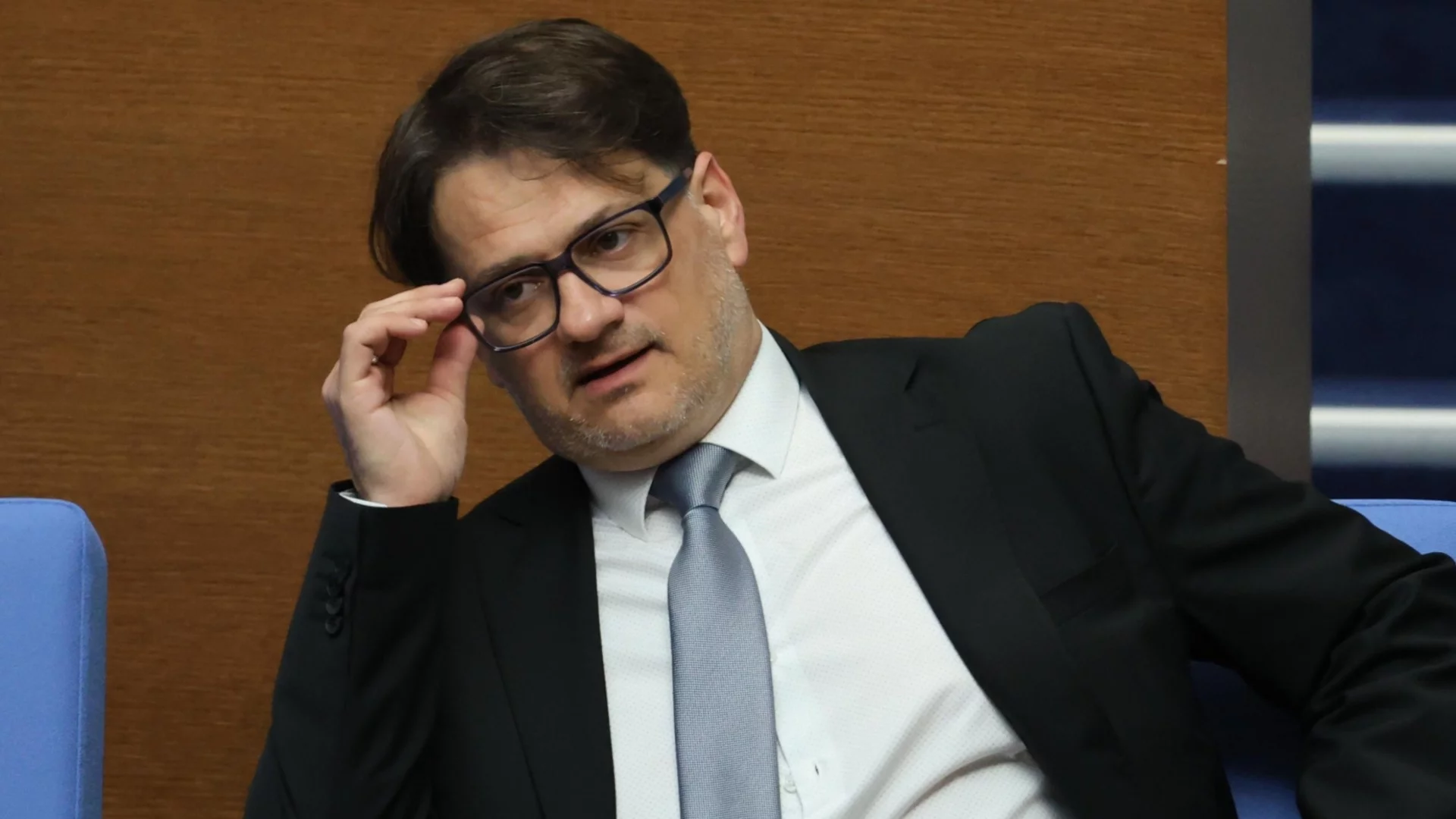 "Проверките не са репресивни действия": Бачев срещу Народния театър, част 2