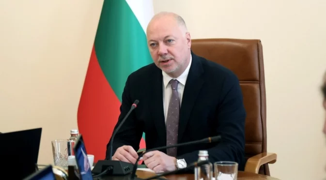 "Като отговорно правителство": Властта гласува удължаване на стария бюджет