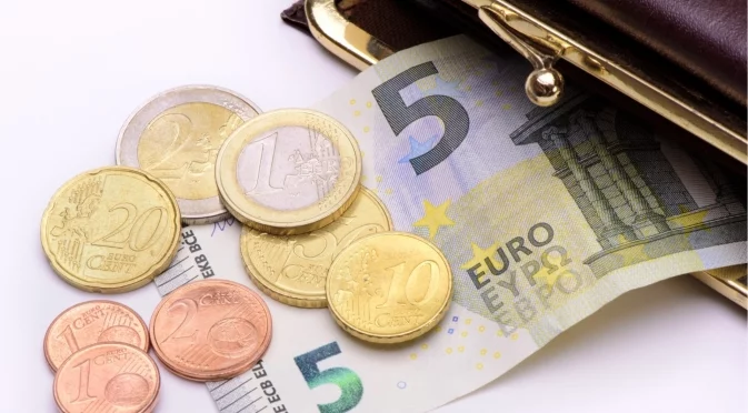 Еврото идва: Заплати нагоре само за частния сектор, държавният чака