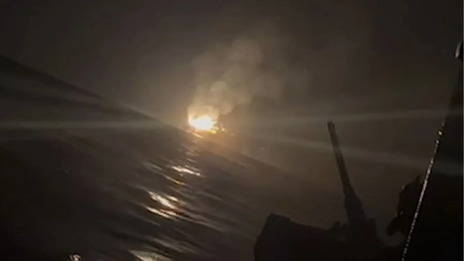 Трети път за седмица: Украински дронове удариха руски нефтени платформи в Каспийско море