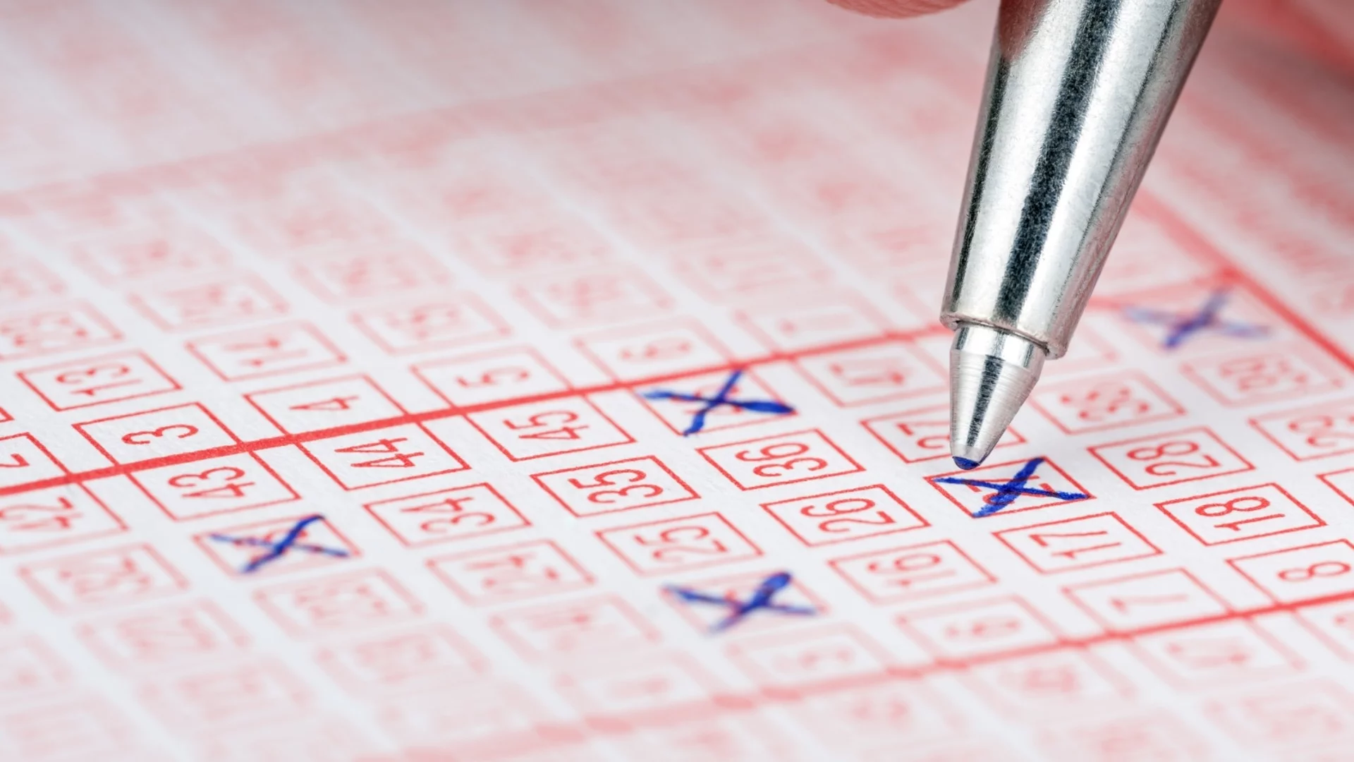 Джакпотът надхвърли 1 милиард!