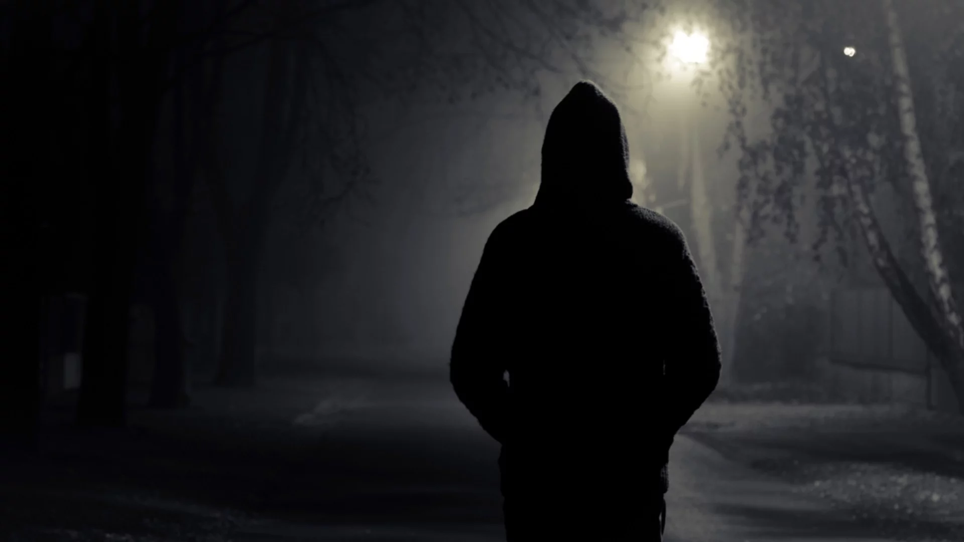 Психично болен тормози столичен квартал – напада жени, пребил и майка си