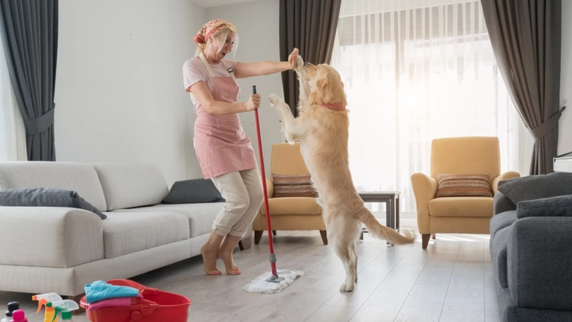 Миене на пода - защо е по-добре да НЕ се прави в петък