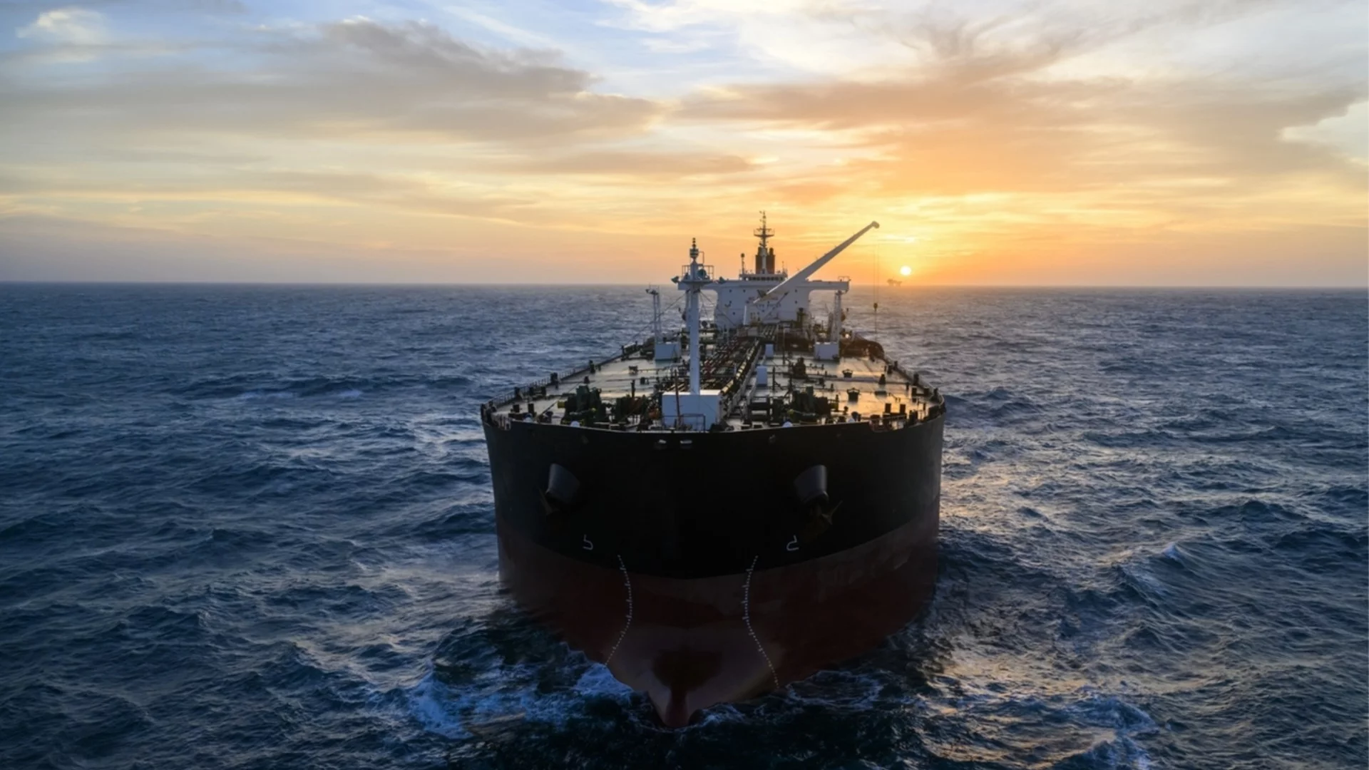 Цените на руския петрол се сринаха до най-ниското си ниво от началото на войната в Украйна