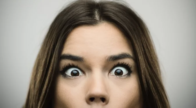 Искате да знаете дали някой ви слуша? Бройте колко пъти мига