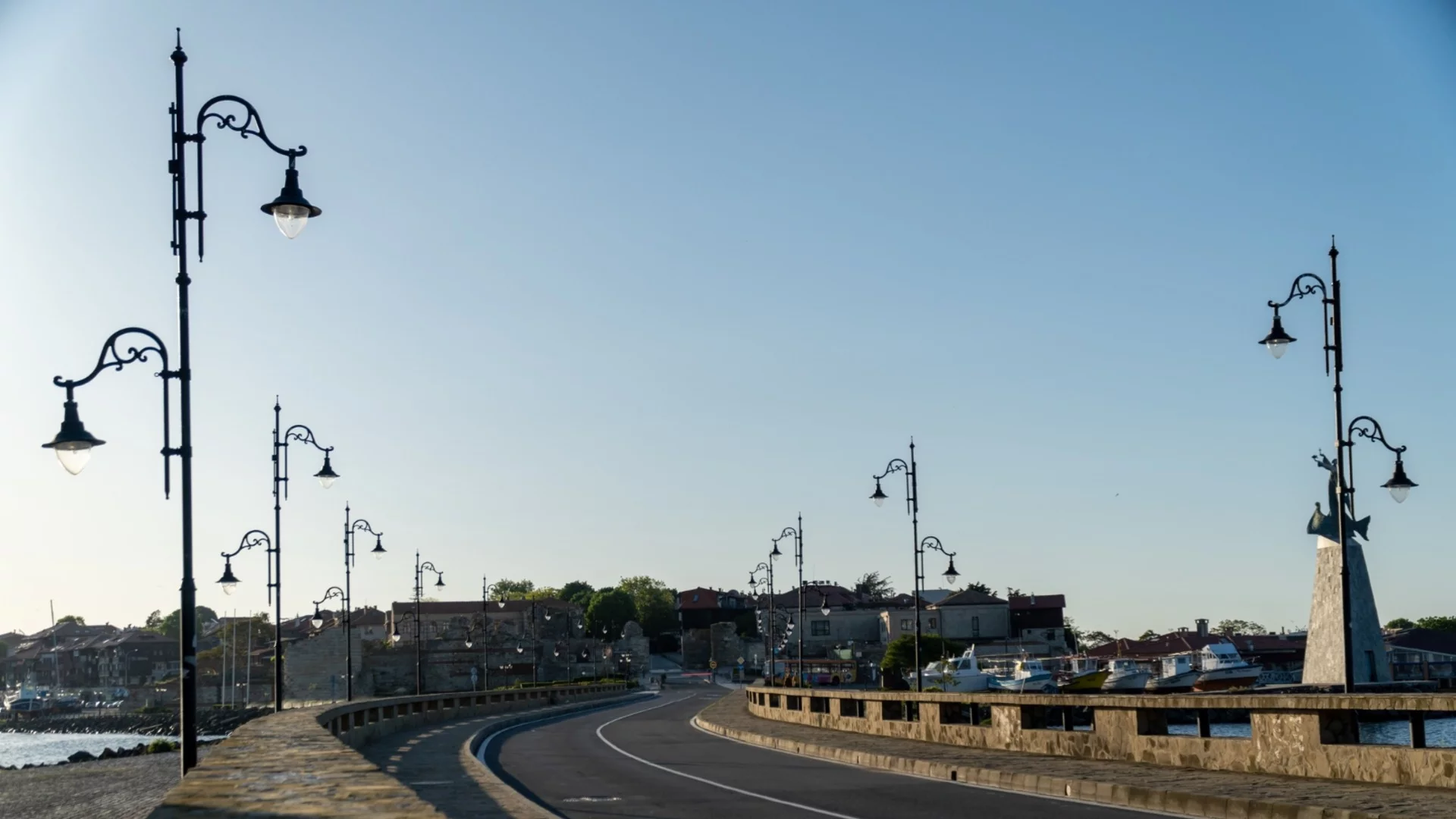 Има задържан на протеста срещу вдигането на местните данъци в Несебър