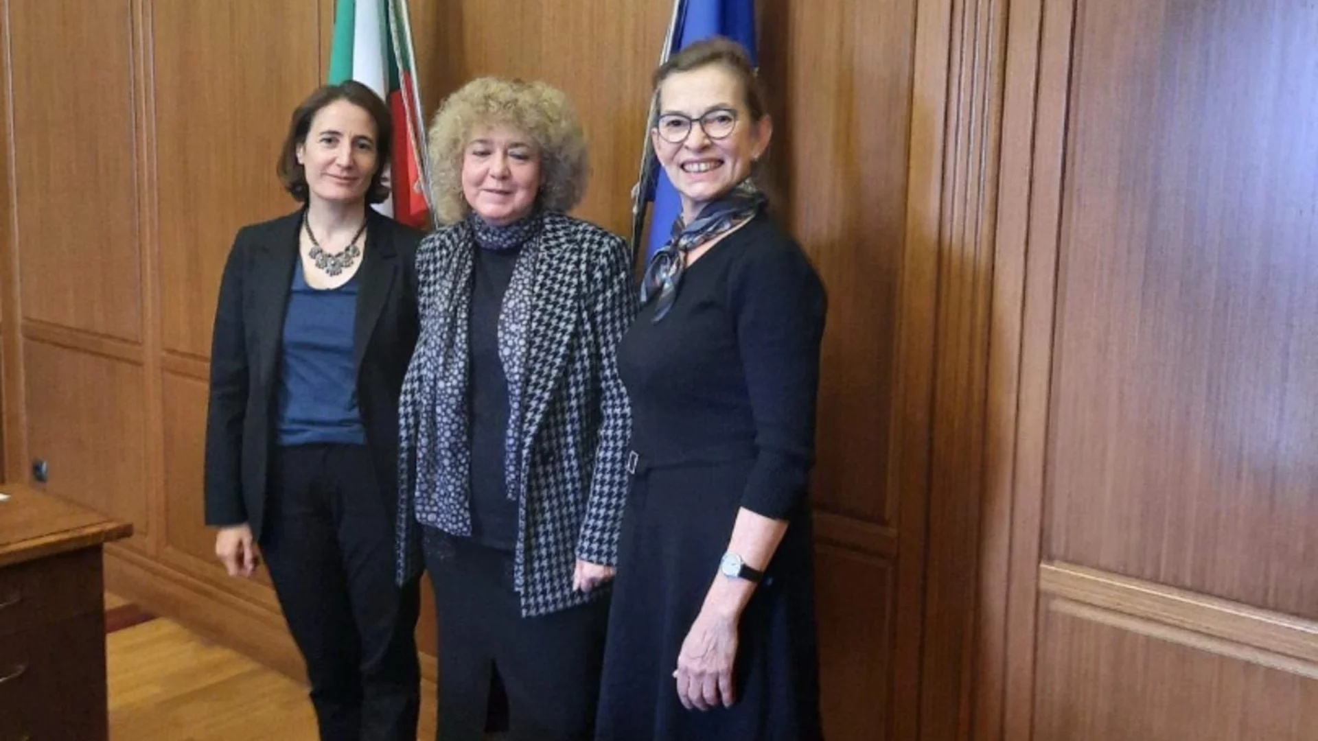 Западни посланички при председателя на ВКС: Диана Русинова с остро писмо за "намеса в съдебната система"