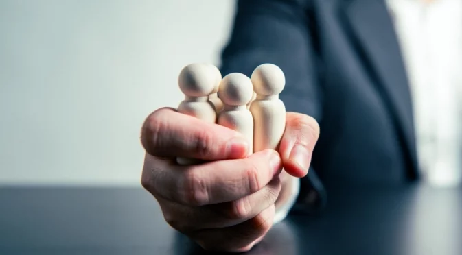 Манипулаторът тества дали може да ви контролира със 7 фрази: Ако ви ласкае през първите 5 минути, включете алармата