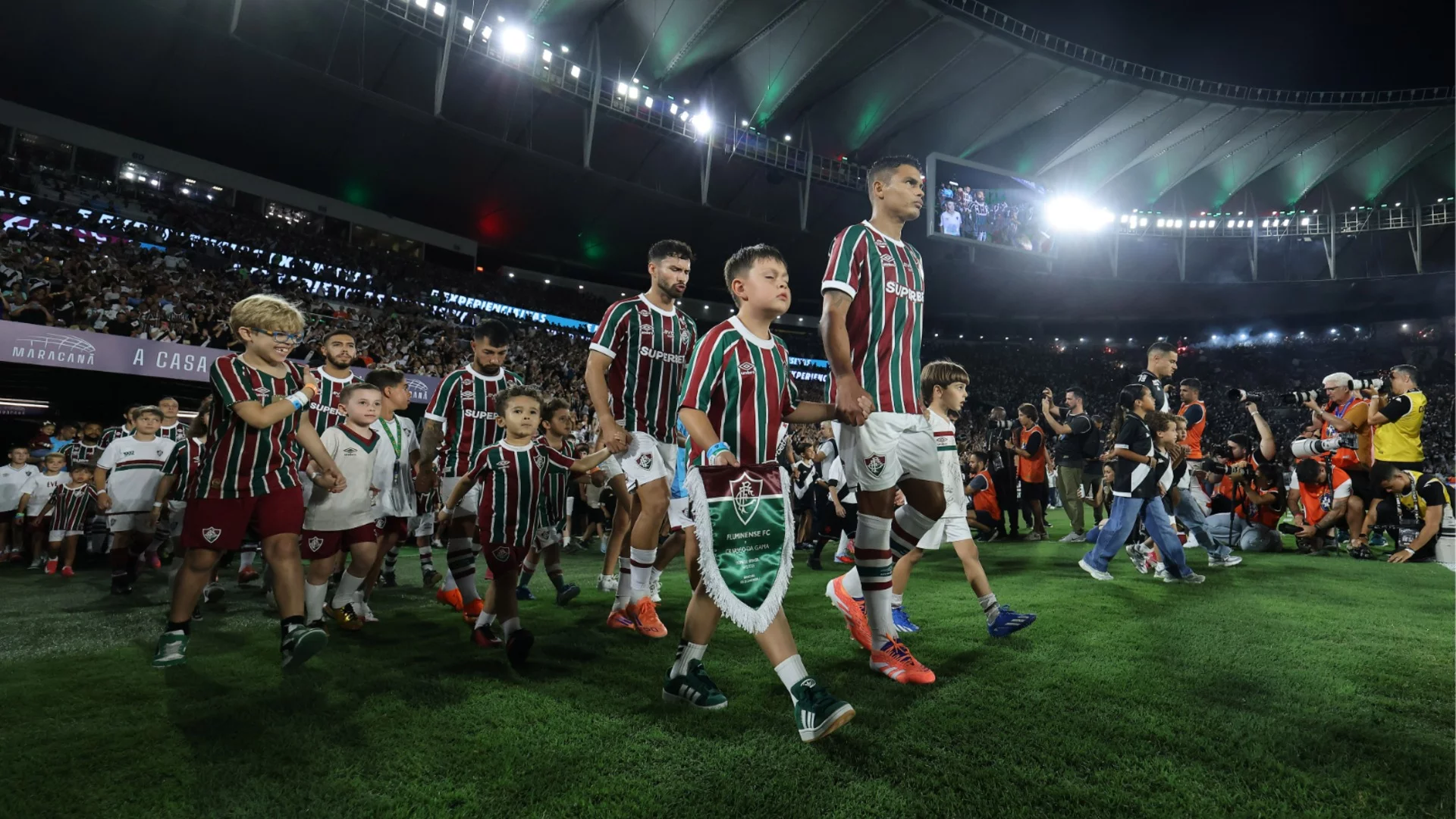 Легендарен защитник се връща в Европа на 41-годишна възраст