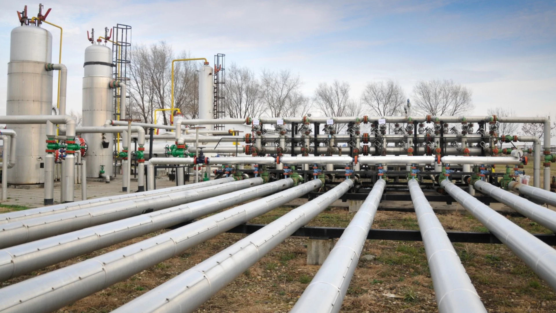 Руско правосъдие: Куп години затвор за марксисти за "сговор" за преврат. Тийнейджъри щели да взривяват петролопровода "Дружба"