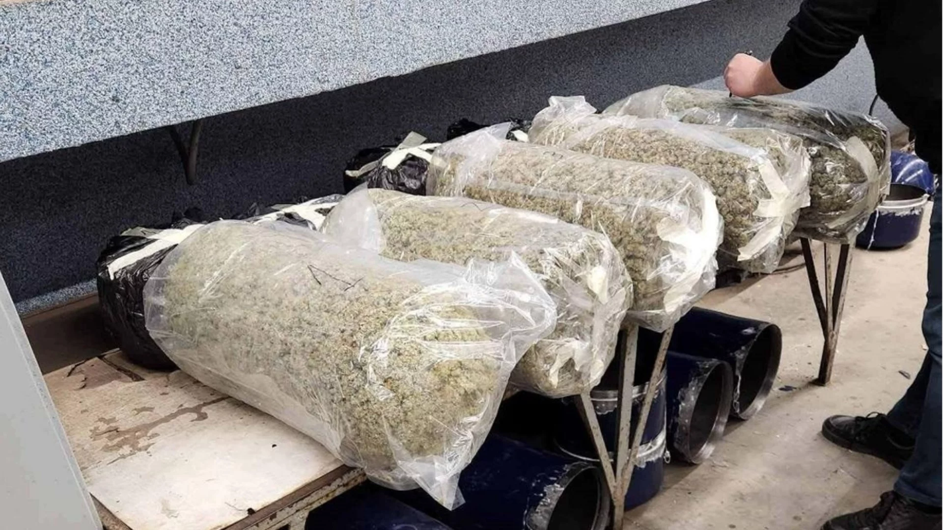 Мъж е под стража за трафик на марихуана за Гърция