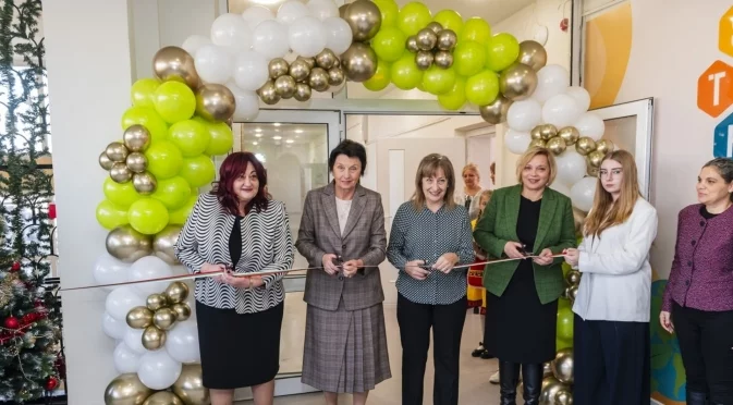 В 10-то столично училище „Теодор Траянов“ се откри втори STEM център